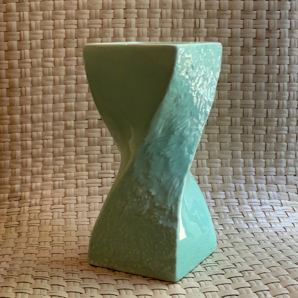 VASE LARGE MID CENTURY LIGHT JADE GREEN